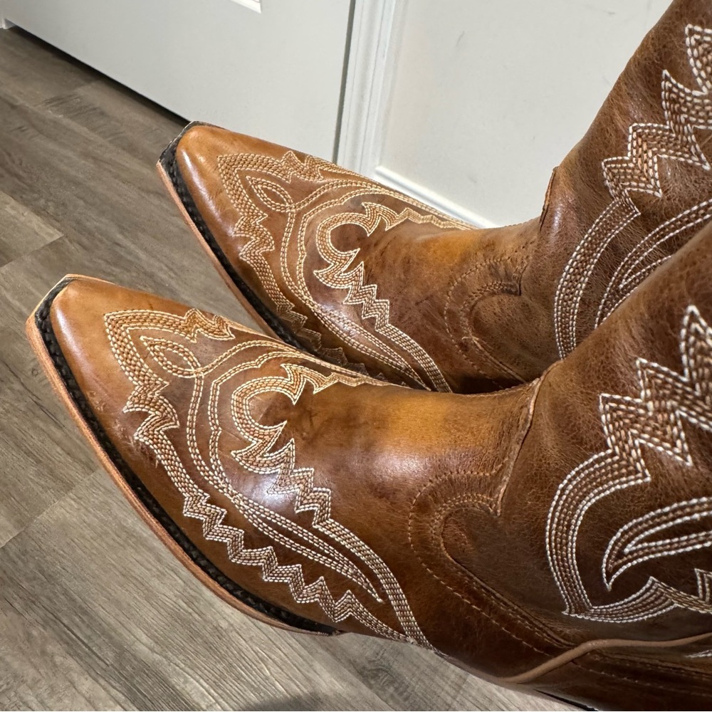 Ariat Casanova X Toe Western Cowboy Leather Boots in Shades of Grain - Picture 13 of 14